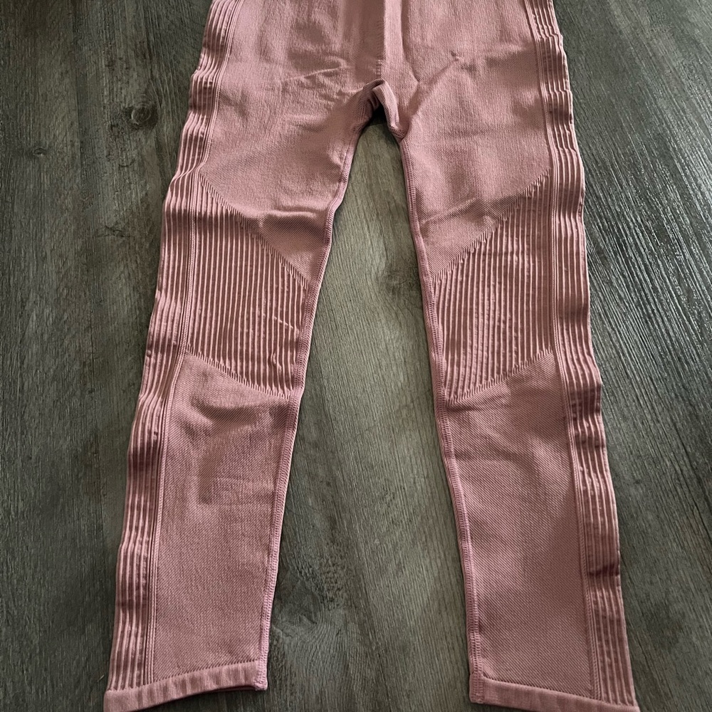 NWT Fabletics leggings